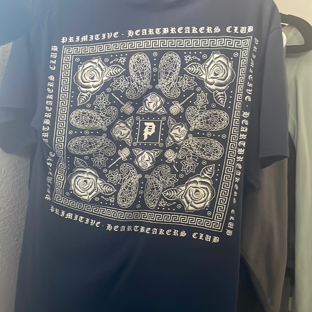 Primitive shirt size M blue